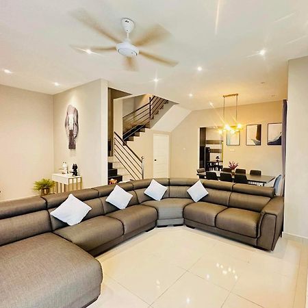 《Untitled Homestay》Sitiawan Luaran gambar