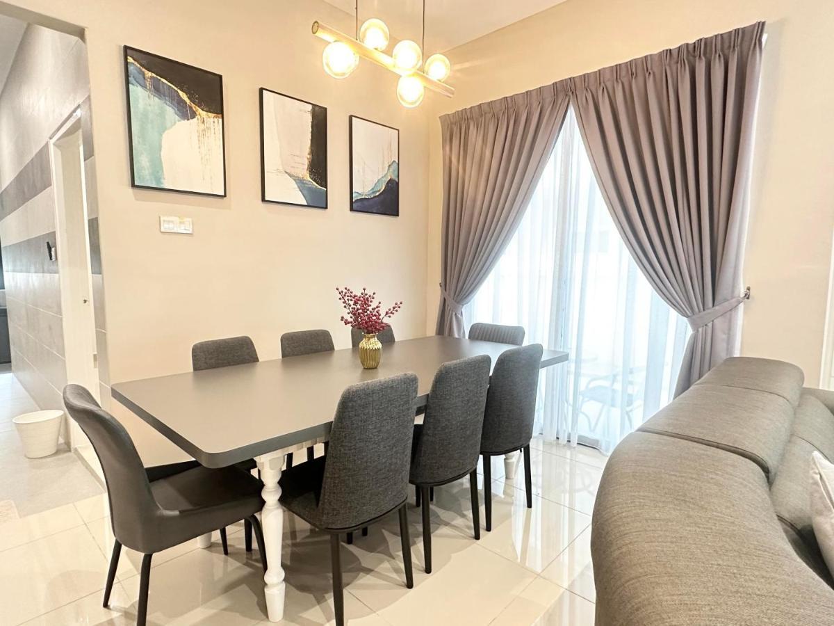 《Untitled Homestay》Sitiawan Luaran gambar
