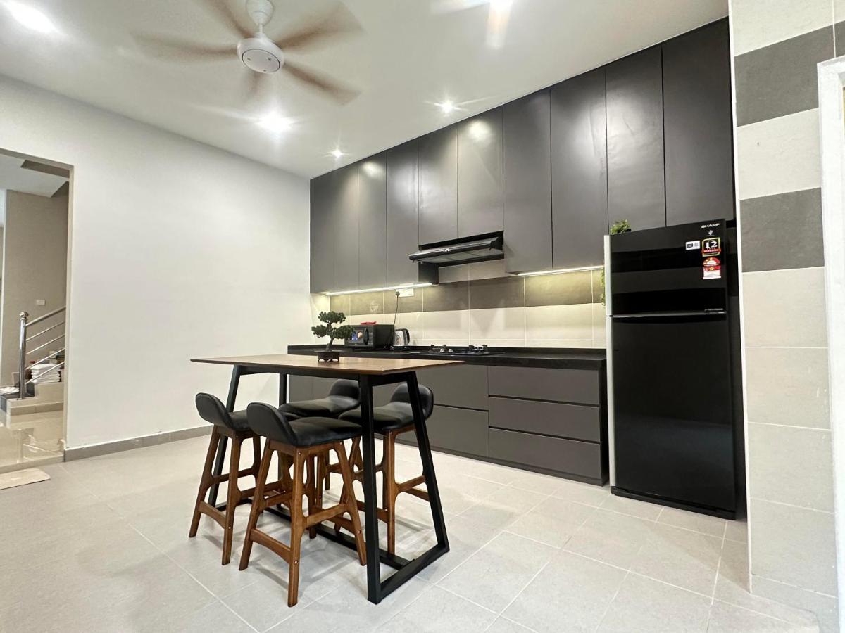 《Untitled Homestay》Sitiawan Luaran gambar