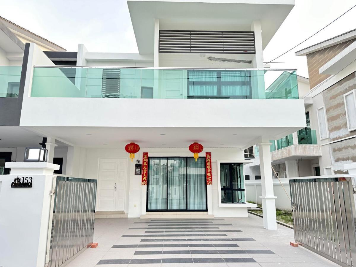 《Untitled Homestay》Sitiawan Luaran gambar